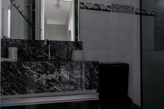 Banheiro social de casa de condomínio para alugar com 3 quartos, 150m² em Vila Rio, Guarulhos