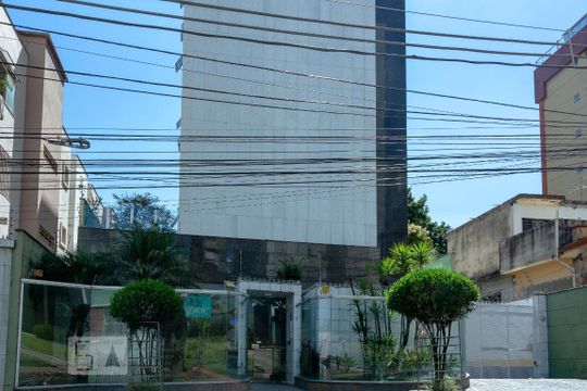 Fachada de apartamento para alugar com 3 quartos, 90m² em Santa Efigênia, Belo Horizonte