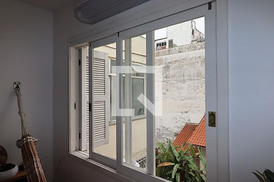 Vista Sala de apartamento à venda com 2 quartos, 84m² em Bom Fim, Porto Alegre