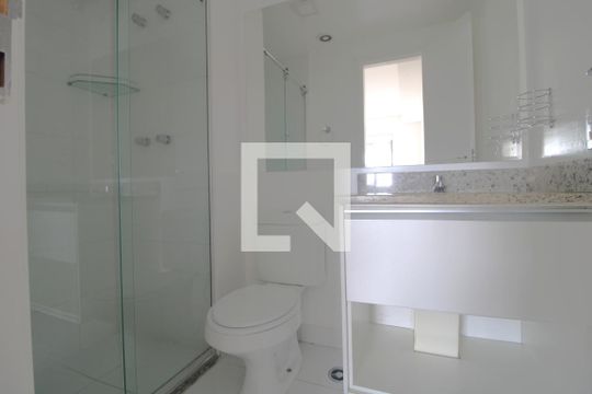 Banheiro da suíte de apartamento à venda com 2 quartos, 68m² em Vila Isa, São Paulo