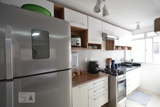 Cozinha de apartamento para alugar com 3 quartos, 100m² em São João Clímaco, São Paulo