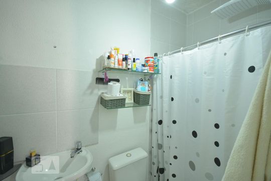 Banheiro do Quarto 3 de apartamento para alugar com 3 quartos, 100m² em São João Clímaco, São Paulo