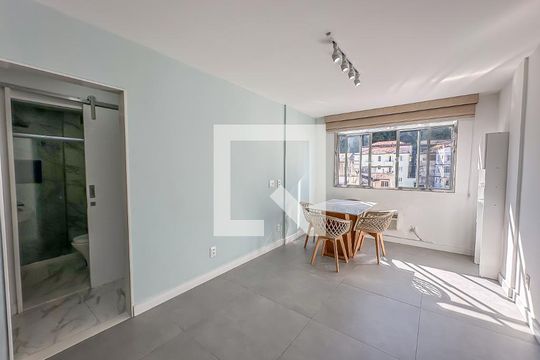 Sala de apartamento para alugar com 2 quartos, 50m² em Centro, Rio de Janeiro