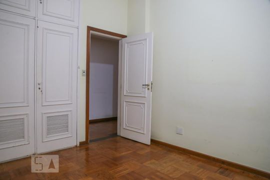 Quarto 1 de apartamento à venda com 3 quartos, 200m² em Tijuca, Rio de Janeiro