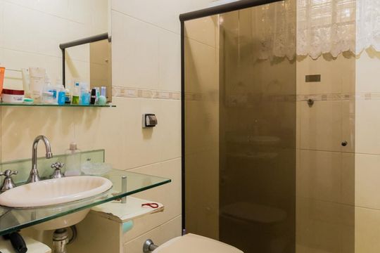 Banheiro de casa à venda com 2 quartos, 180m² em Vila Granada, São Paulo