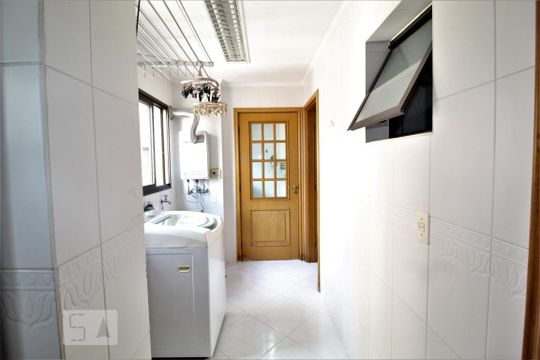 Área de serviço de apartamento para alugar com 4 quartos, 134m² em Santo Antônio, São Caetano do Sul
