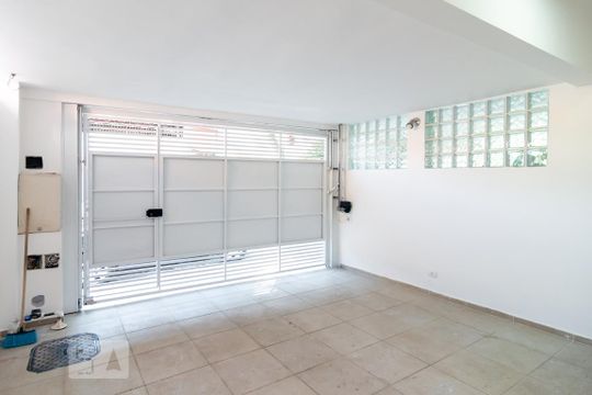 Garagem de casa para alugar com 2 quartos, 124m² em Chácara Santo Antônio (zona Sul), São Paulo