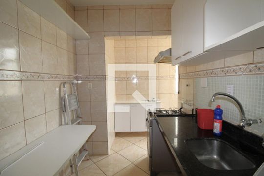 Cozinha de apartamento para alugar com 2 quartos, 50m² em Pechincha, Rio de Janeiro