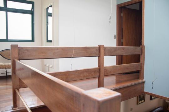 Corredor de casa à venda com 4 quartos, 306m² em Chácara Inglesa, São Paulo