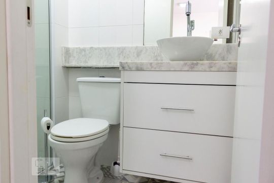 Banheiro de kitnet/studio à venda com 1 quarto, 35m² em Cambuci, São Paulo