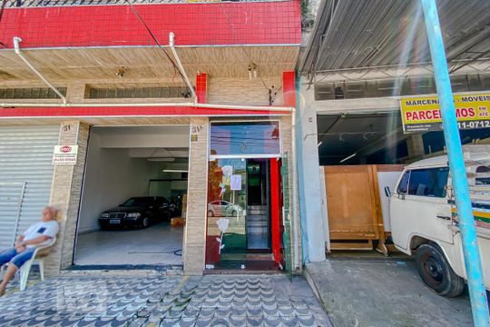 Fachada de casa à venda com 7 quartos, 140m² em Vila Celeste, São Paulo
