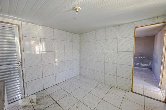 Cozinha 2 de casa à venda com 7 quartos, 140m² em Vila Celeste, São Paulo