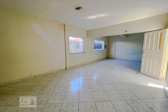 Sala de casa à venda com 7 quartos, 140m² em Vila Celeste, São Paulo