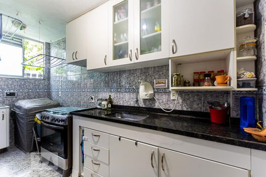 Cozinha de apartamento à venda com 2 quartos, 55m² em Fonseca, Niterói