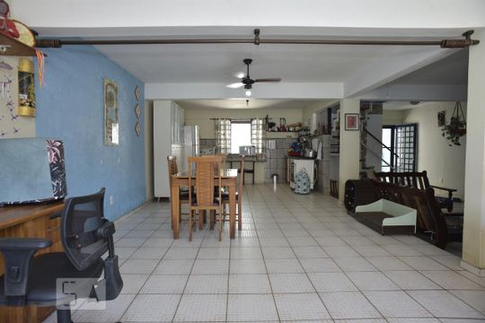 Sala de casa à venda com 2 quartos, 160m² em Freguesia de Jacarepaguá, Rio de Janeiro