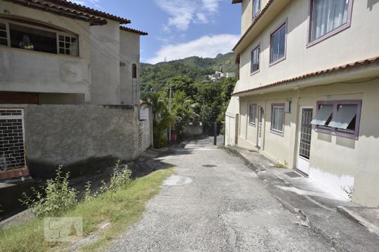entrada da vila de casa à venda com 2 quartos, 160m² em Freguesia de Jacarepaguá, Rio de Janeiro