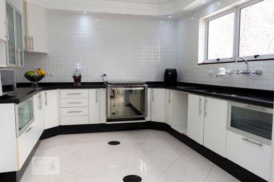 Cozinha de casa à venda com 4 quartos, 450m² em Cursino, São Paulo