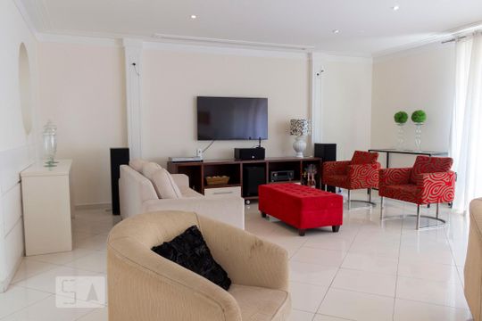 Sala 1 de casa para alugar com 4 quartos, 450m² em Cursino, São Paulo