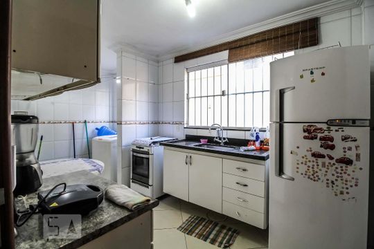 Cozinha de apartamento para alugar com 2 quartos, 62m² em Setor Sudoeste, Goiânia