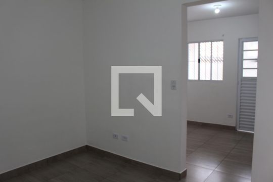 Sala/Quarto de casa para alugar com 1 quarto, 30m² em Vila Cleonice, São Paulo
