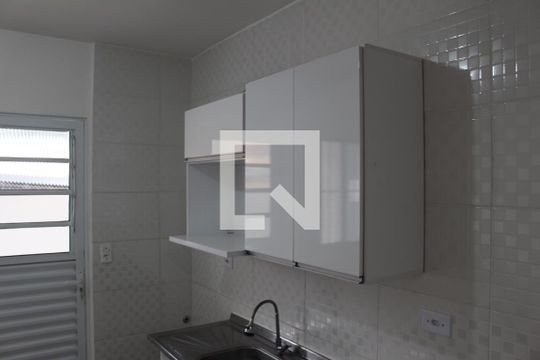 Cozinha de casa para alugar com 1 quarto, 30m² em Vila Cleonice, São Paulo