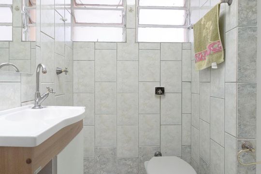 Banheiro de apartamento para alugar com 1 quarto, 40m² em Bela Vista, São Paulo