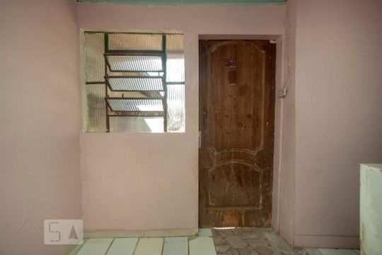 Sala de casa para alugar com 1 quarto, 20m² em Cajuru, Curitiba