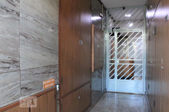 Hall de entrada de apartamento à venda com 2 quartos, 70m² em Luz, São Paulo