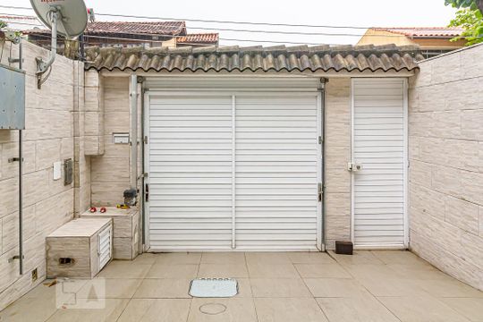 Garagem de casa à venda com 3 quartos, 156m² em Freguesia (jacarepaguá), Rio de Janeiro