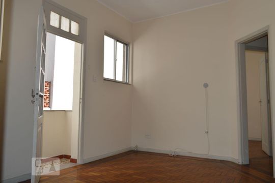 Sala de apartamento à venda com 2 quartos, 70m² em Icaraí, Niterói