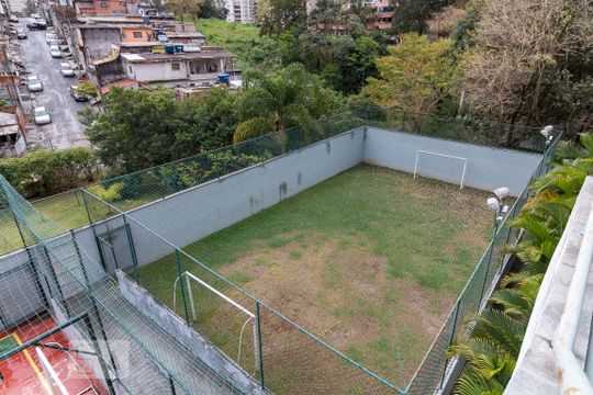 Campo de futebol de apartamento à venda com 2 quartos, 52m² em Jardim Flor da Montanha, Guarulhos