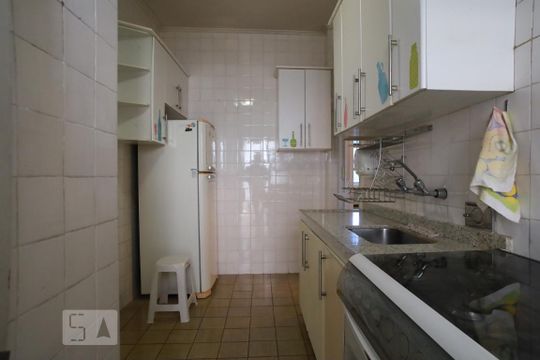 Cozinha de apartamento para alugar com 2 quartos, 70m² em Tijuca, Rio de Janeiro