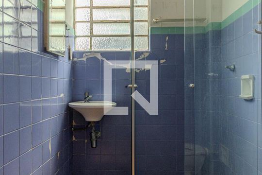 Banheiro de apartamento para alugar com 1 quarto, 37m² em Consolação, São Paulo