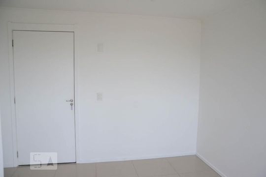 Sala de apartamento à venda com 2 quartos, 43m² em Mato Grande, Canoas