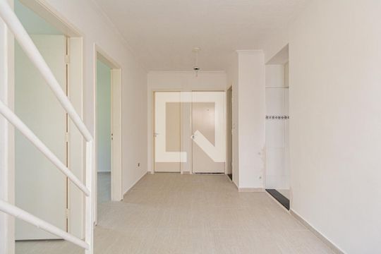 Sala de apartamento para alugar com 4 quartos, 98m² em Parque Marabá, São Paulo