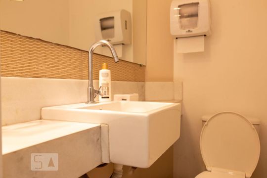Lavabo de casa à venda com 5 quartos, 150m² em Pinheiros, São Paulo