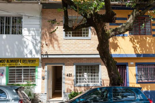 Fachada de casa à venda com 5 quartos, 150m² em Pinheiros, São Paulo