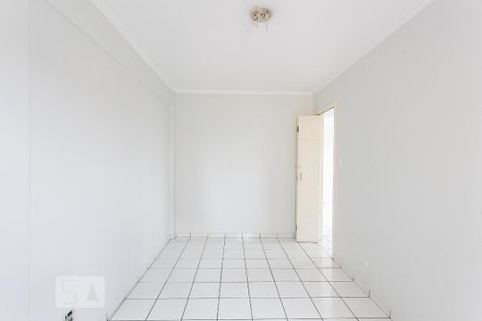 Quarto 1 de apartamento para alugar com 2 quartos, 53m² em Vila Antonieta, São Paulo