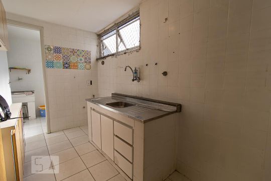 Cozinha de apartamento para alugar com 1 quarto, 60m² em Vila Buarque, São Paulo