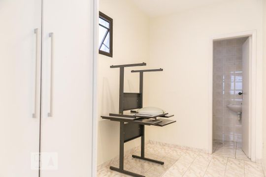 Quarto de serviço de apartamento para alugar com 4 quartos, 219m² em Boqueirão, Santos