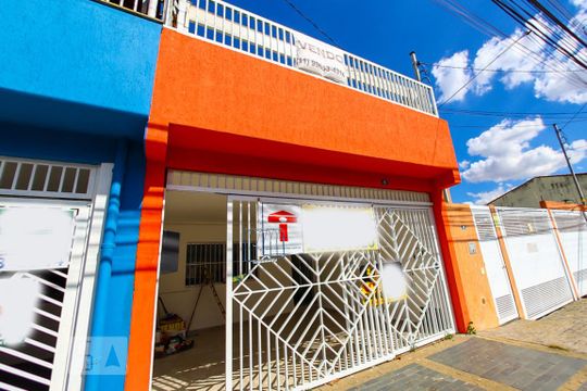 Fachada de casa à venda com 2 quartos, 204m² em Jardim Rizzo, Guarulhos