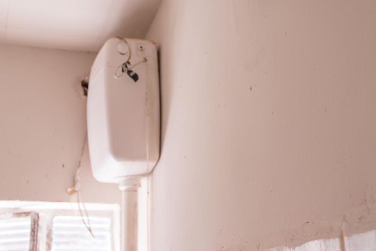 Banheiro de kitnet/studio para alugar com 1 quarto, 14m² em Alto da Lapa, São Paulo