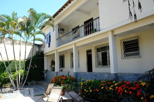 Área externa - fachada de casa à venda com 4 quartos, 280m² em Taquara, Rio de Janeiro