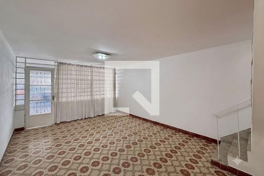 Sala de casa à venda com 2 quartos, 100m² em Vila Cordeiro, São Paulo
