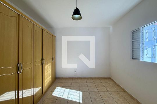 Quarto 1 de casa à venda com 2 quartos, 100m² em Vila Cordeiro, São Paulo