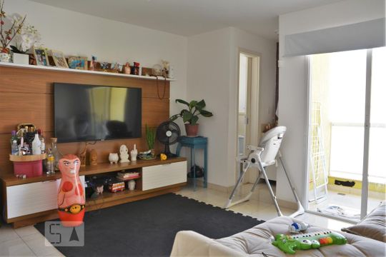 Sala de casa de condomínio para alugar com 2 quartos, 120m² em Pechincha, Rio de Janeiro