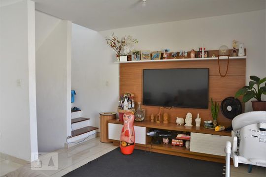 Sala de casa de condomínio para alugar com 2 quartos, 120m² em Pechincha, Rio de Janeiro