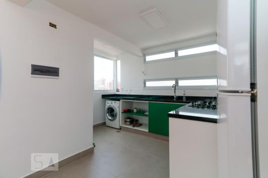 Cozinha de apartamento para alugar com 1 quarto, 54m² em Vila Madalena, São Paulo