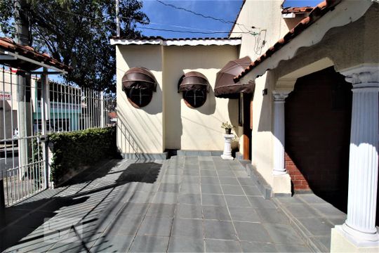 Garagem frontal de casa para alugar com 5 quartos, 275m² em Santa Paula, São Caetano do Sul