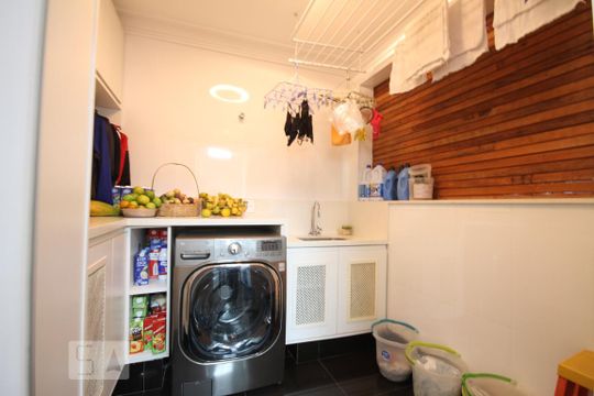 Área de serviço de casa à venda com 2 quartos, 380m² em Vila Santo Estéfano, São Paulo